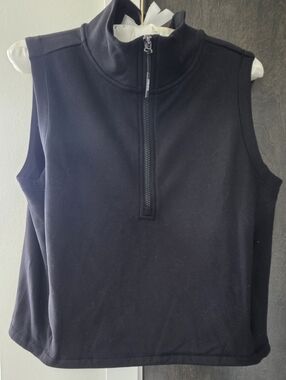 Athleta Unstoppable 1/2 Zip Cropped Vest in Black. Size Small. Like New.